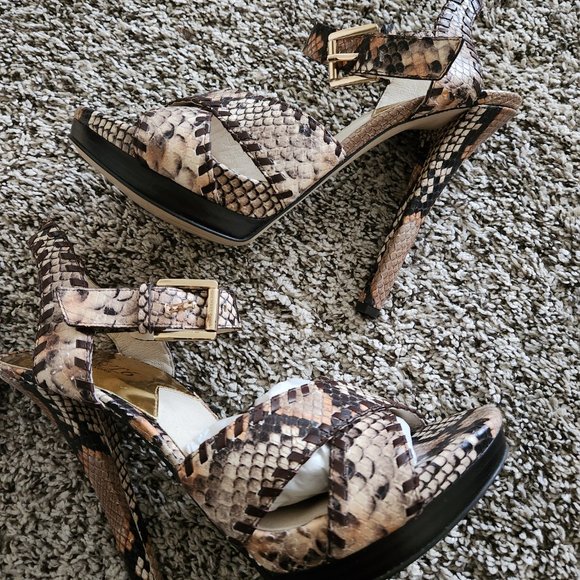 heels - Picture 5 of 7